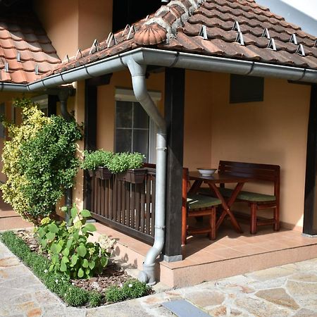 Little Nook Villa Cacak Ngoại thất bức ảnh